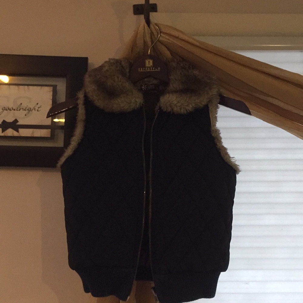 Girls Reversible Black/Fur Vest